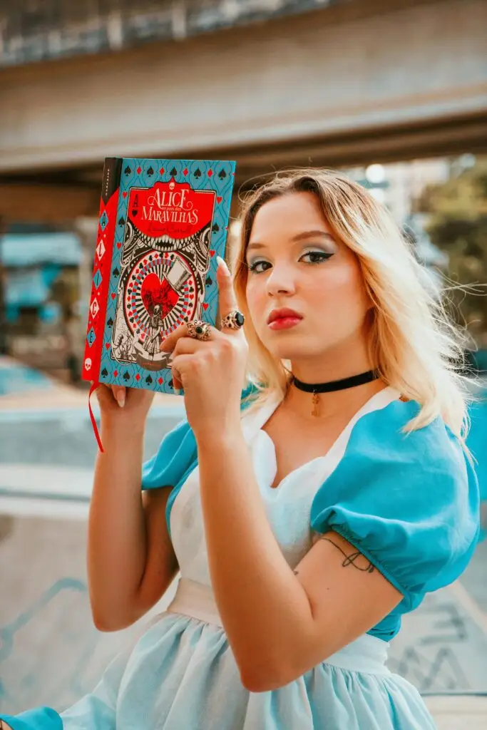 hire alice in wonderland actress